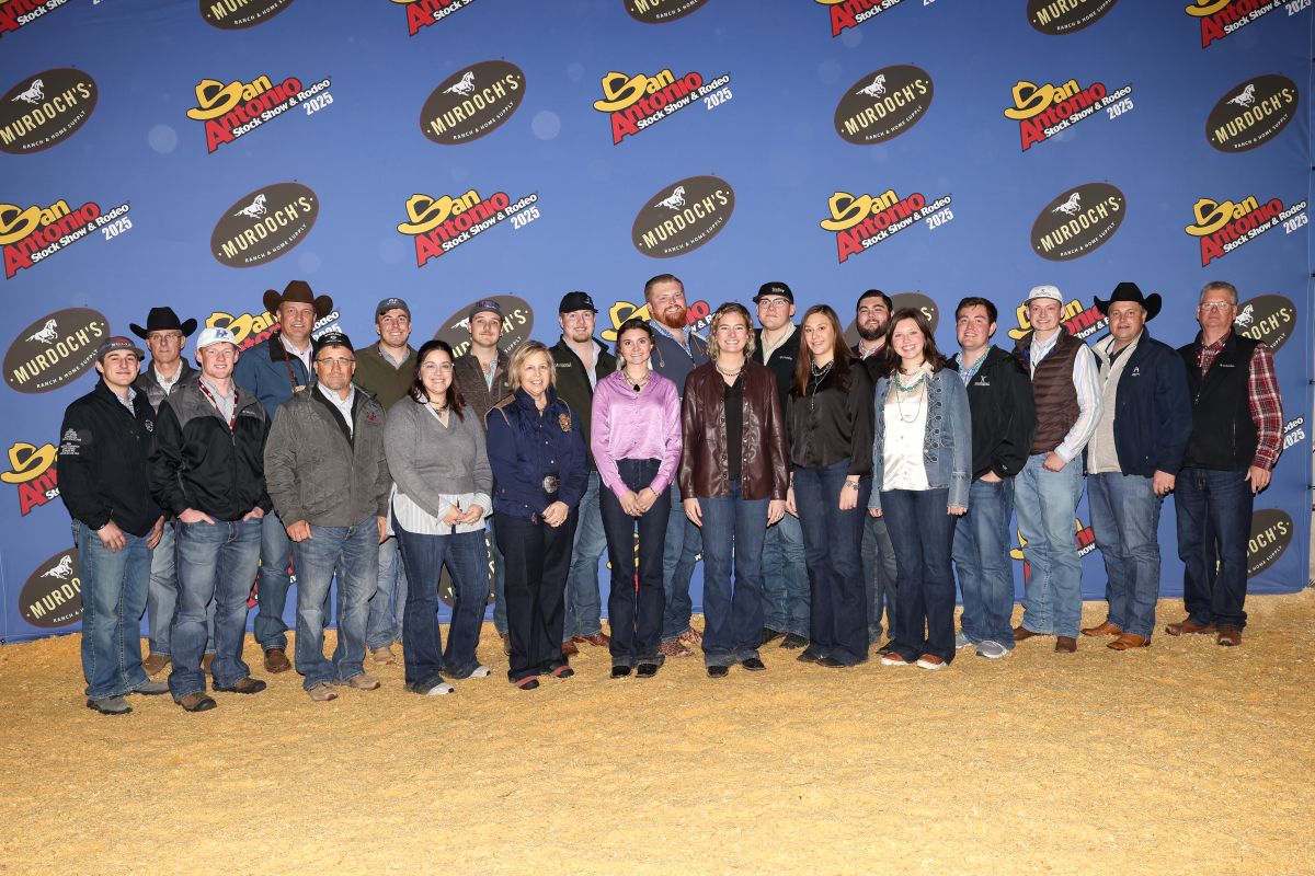Beef cattle, sheep, and goat Top Judge participants and mentors. Front row left to right: Cole Murphy, participant, Kansas State University; Kale Campbell, participant, Oklahoma State University; Dr. Shawn Ramsey, mentor, Texas A&M; Chelsea Schminke Grieder, mentor, Team Purebred; Kandi Schminke, mentor, Schminke Genetics; Salem Sifford, participant, Virginia Tech; Ashlyn O’Brien, participant, Oklahoma State University; Kyla Mennen, participant, Kansas State University; Emerson Tarr, participant, University of Illinois; Logan Buhrman, participant, Kansas State University; Zane Redifer, participant, Kansas State University; Shane Bedwell, mentor, American Hereford Association; and Dr. Scott Greiner, mentor, Virginia Tech. Back row from left to right: Dr. Scott Schaake, mentor, Schaake Farms; Dr. Brian Faris, sponsor, San Antonio Stock Show and Rodeo; Gunner Coburn, participant, Texas A&M University; Tate Hogan, participant, Texas A&M University; Jed Sidwell, participant, Oklahoma State University; Thomas Owings, participant, University of Arkansas; Jacob Klaudt participant, Kansas State University; and Tyson Kimble, participant, University of Arkansas.
