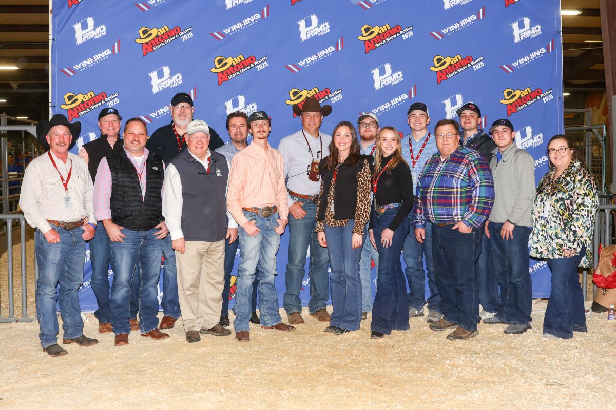 Swine Top Judge participants and mentors. Front row, left to right: Kyle Stephens, mentor, Stephens Farms; Dr. Clint Schwab, mentor, AcuFast Genetics; Warren Beeler, mentor, Kentucky Department of Agriculture; Cole Smyth, participant, Auburn University; Anna Hannon, participant, Oklahoma State University; Reagan Gibson, participant, Iowa State University;  Dan Lane, program coordinator; Cole Murphy, participant, Kansas State University; and Morgan Thomas, sponsor, San Antonio Stock Show and Rodeo. Back row from left to right: Dr. Brett Kaysen, mentor, National Pork Board; Edward Tice, sponsor, Primo Feeds; Brian Arnold, mentor, United Animal Health; Dr. Brian Faris, sponsor, San Antonio Stock Show and Rodeo; Cade Anderson, participant, Texas Tech; Brenn Edwards, participant, Texas Tech; and Braylon Spears, participant, Oklahoma State University. 